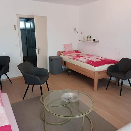 Apartment-ferienwohnung In Lägenhet